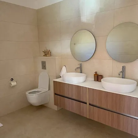 Pietra Mare Piscine Vue à L'ile-rousse * LʼÎle-Rousse