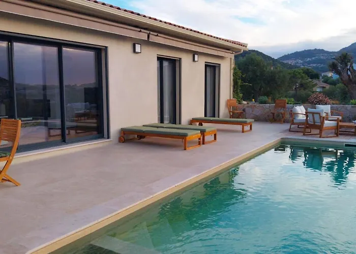 Villa Pietra Mare Piscine Vue à L'ile-rousse LʼÎle-Rousse